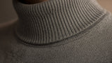 BOND Kaschmir-Seide Rollkragen-Strickkleid Damen – Grau