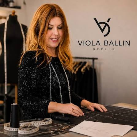 Maßanpassung per Video-Call mit Viola – inkl. BOND Leder-Maßband